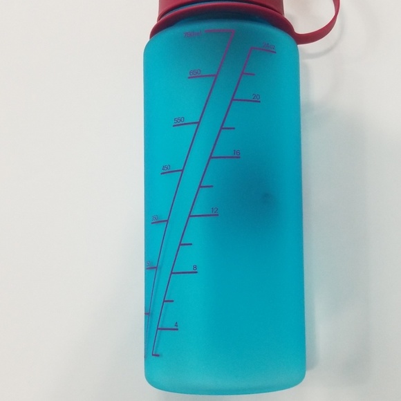 Adidas Waterbottle - Picture 3 of 6